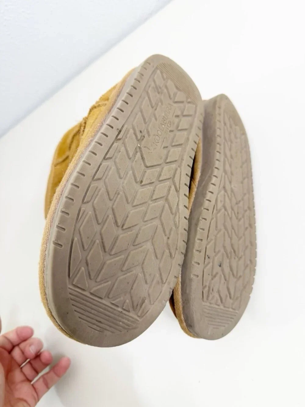 Koolaburra by UGG Kids Sz 3 Classic Short Boots Tan Sherpa Lined GUC